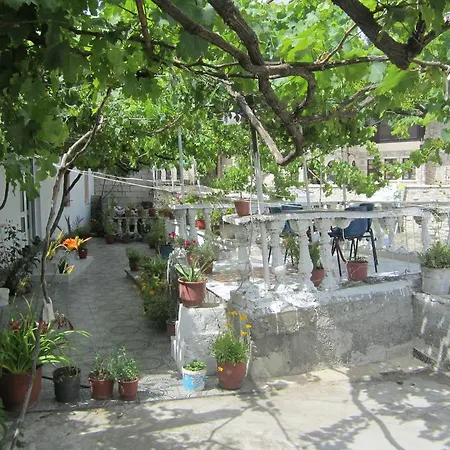 阿迪多加旅馆 培拉特