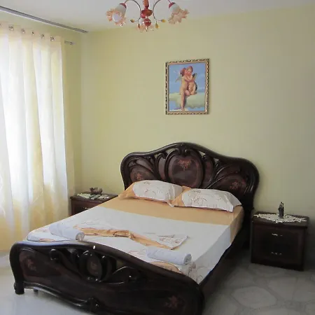 Adi Doga Πανσιόν Μπεράτ